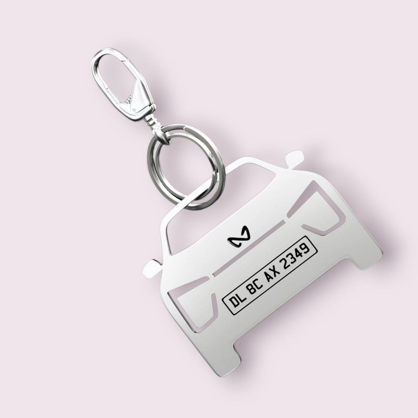 Custom Mahindra XUV 700 Keychain - Personalized and Sleek